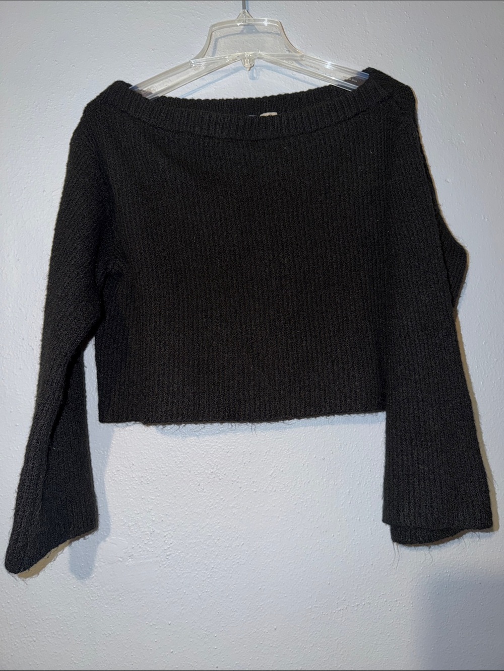 Divided Black Off-Shoulder Cropped Knit Sweater